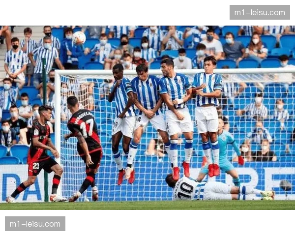 塞尔塔0-3奥维耶多战术失误：前场压迫与后场保护的脱节